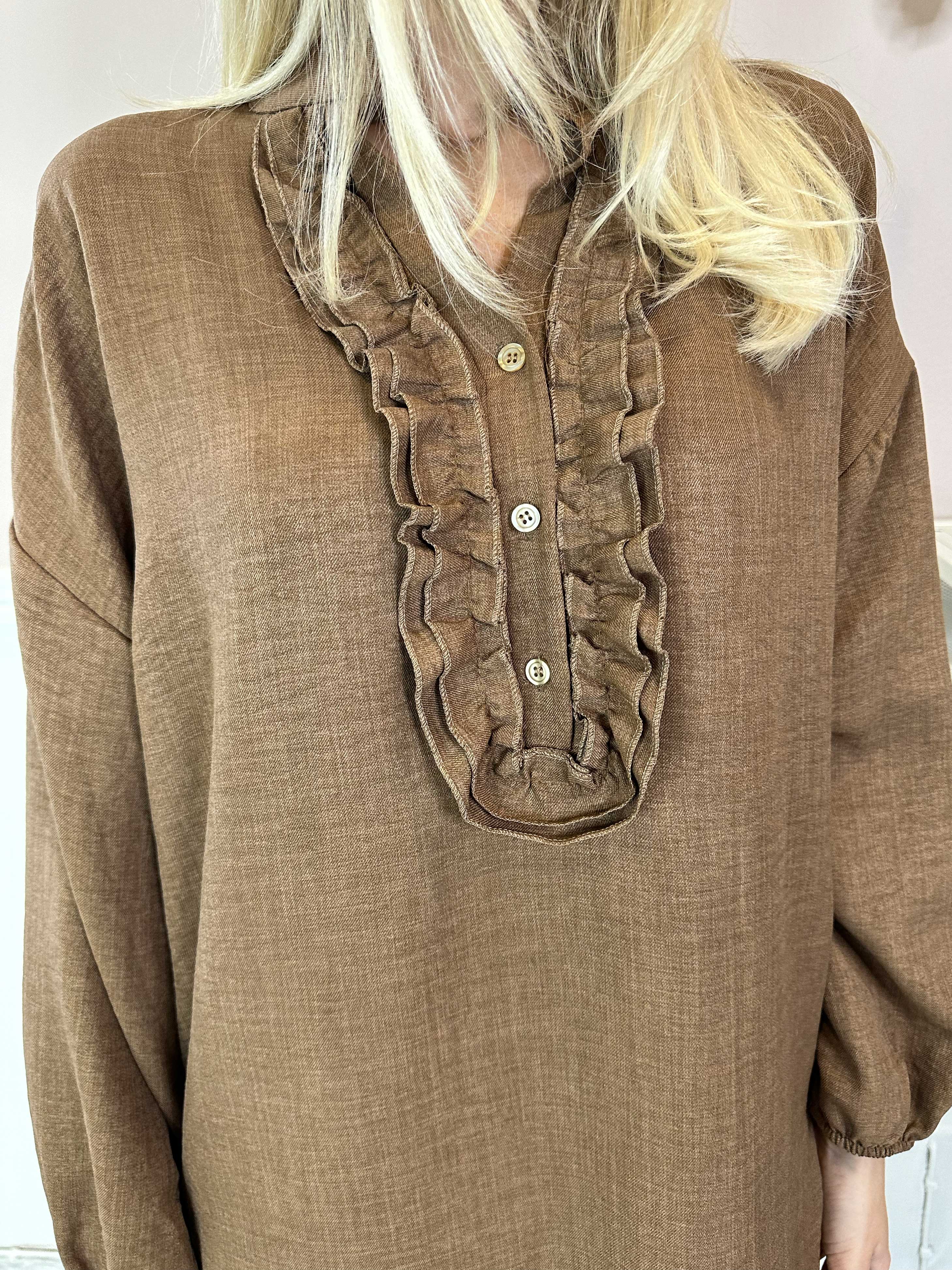 Cassia Plain - Tunikaklänning med volanger vid bröstet